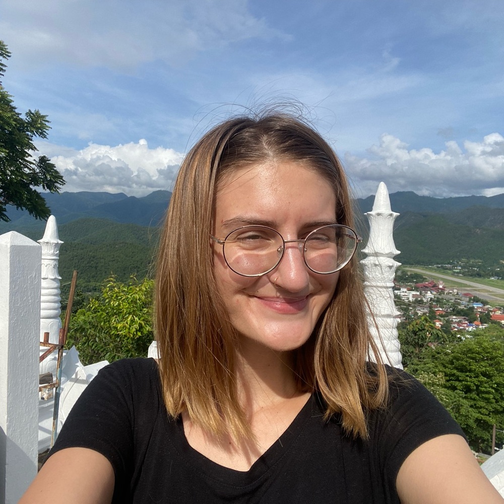 Meet your Posher, Claira